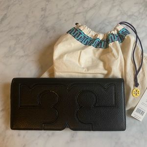 Tory Burch Serif Clutch